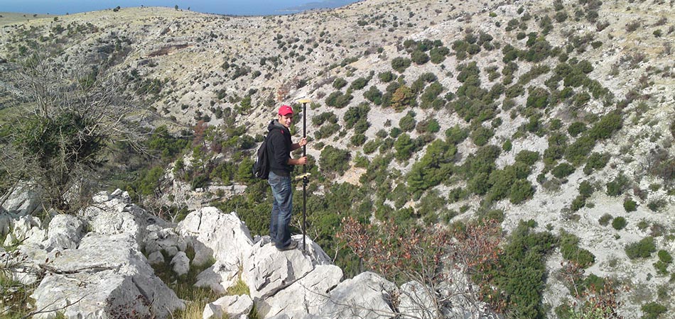 Geodetska oprema na gradilištu